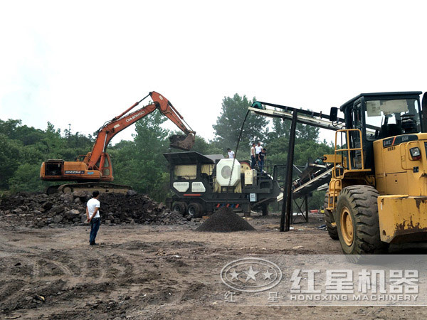 轉(zhuǎn)場靈活，移動自由的矸石移動破碎機(jī)